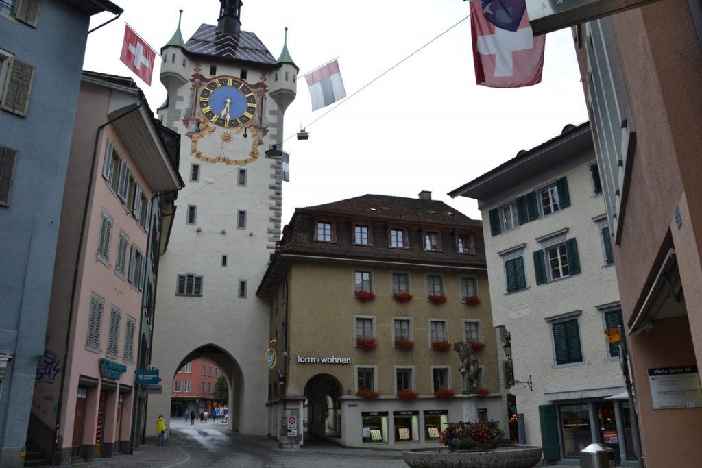 La torre y la plaza